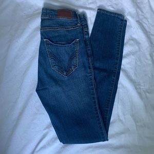 Hollister skinny jeans (size 25)